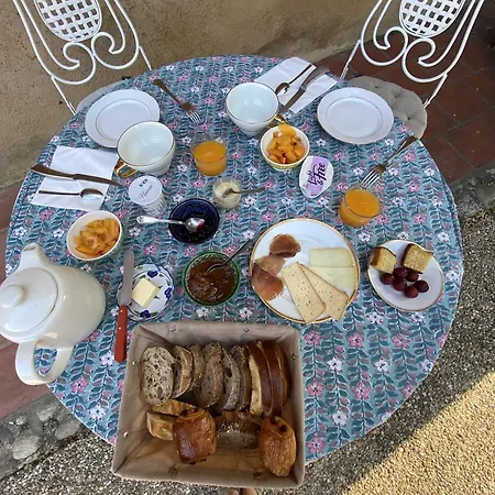 Couette-café Manoir Du Bouyssou 4*