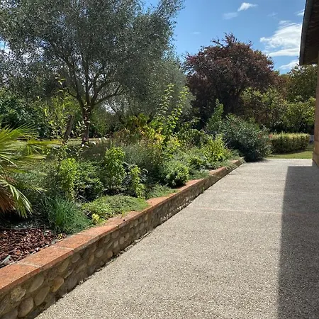 Manoir Du Bouyssou Bed & Breakfast