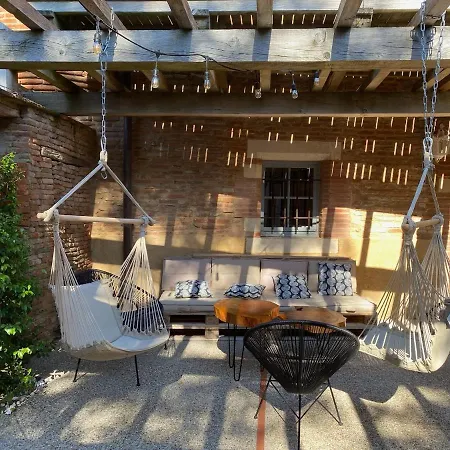Manoir Du Bouyssou Bed & Breakfast *