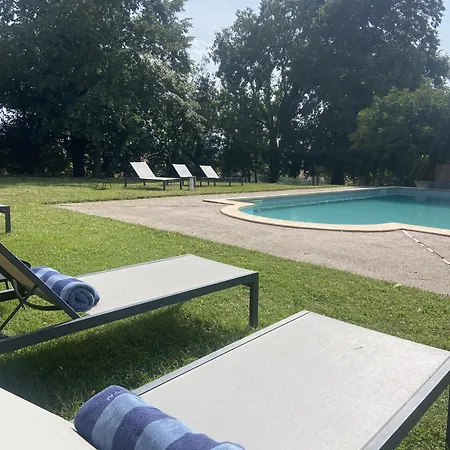 Manoir Du Bouyssou Bed & Breakfast