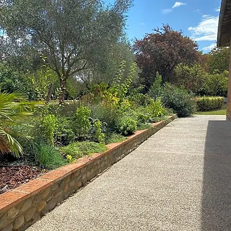 Manoir Du Bouyssou فندق مبيت وإفطار