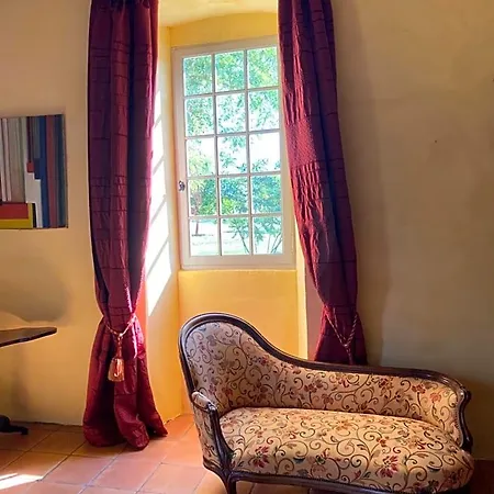 Manoir Du Bouyssou فندق مبيت وإفطار